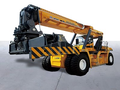 Reach stacker